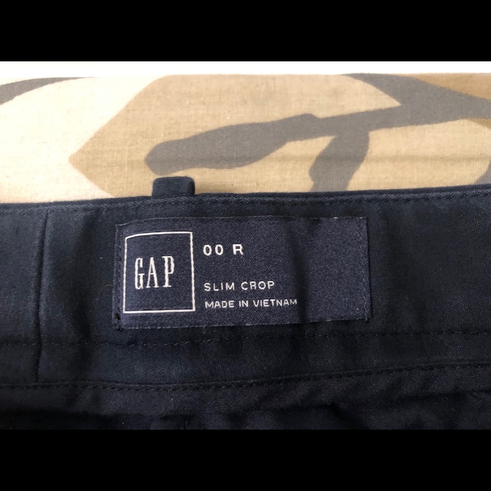Gap slim crop casual pants. Inseam - 25 1/2”